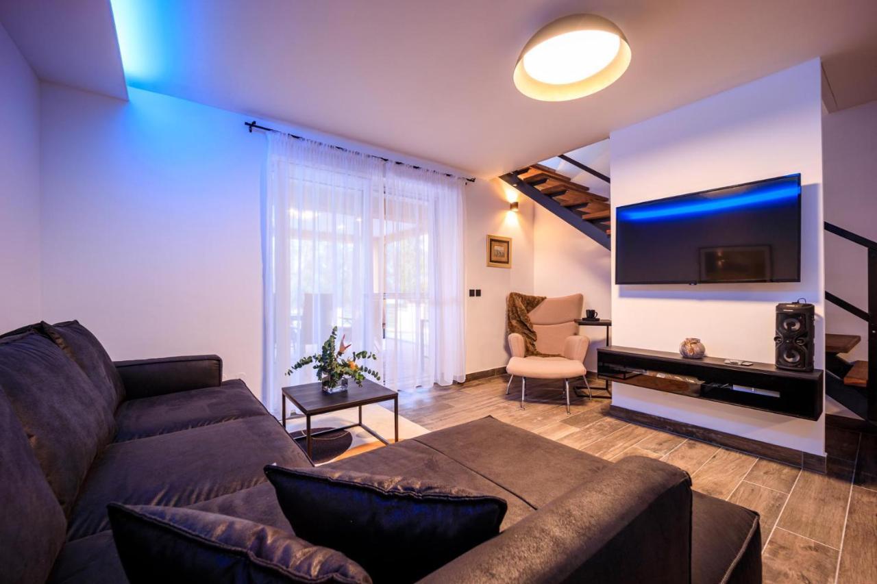 Villa Aljmaš المظهر الخارجي الصورة